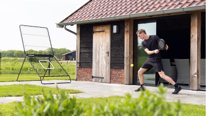 Hvilke padelslag kan jeg øve med Smash padel rebounder?